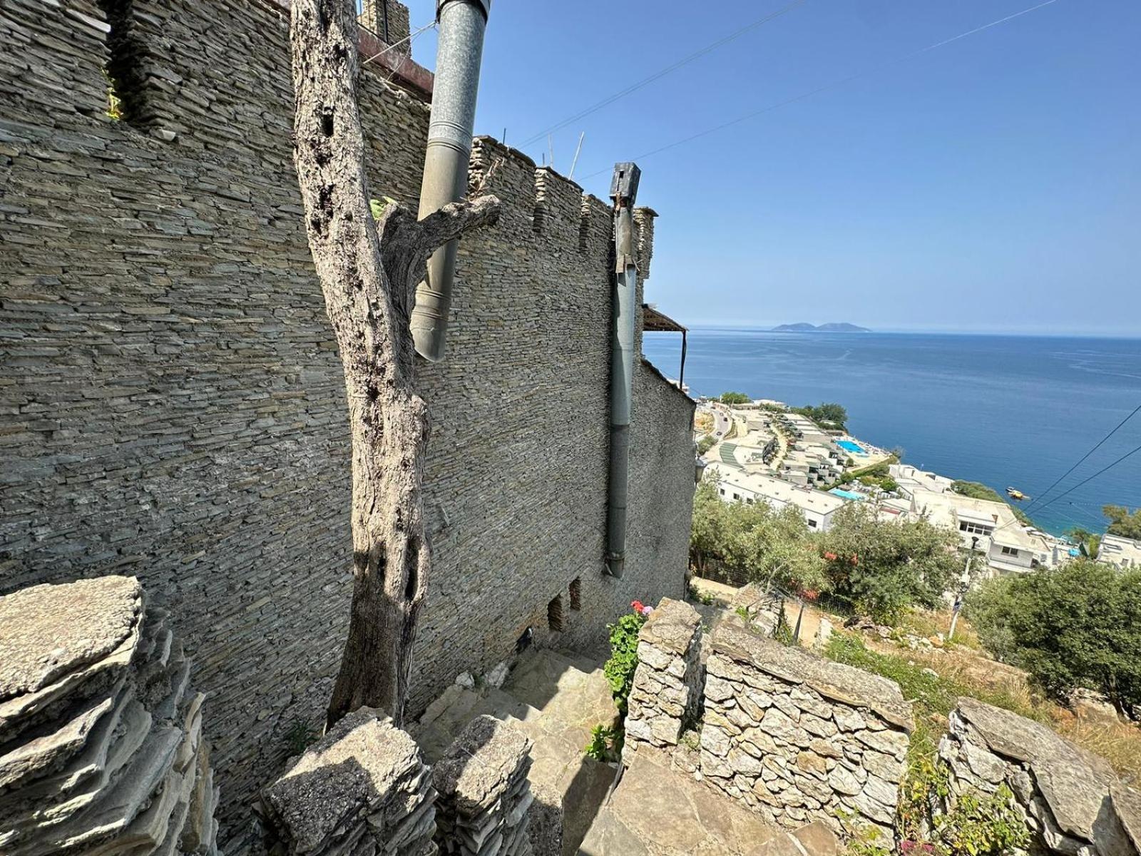 Hotel Vila "Oda E Miqve" Vlore Exterior photo